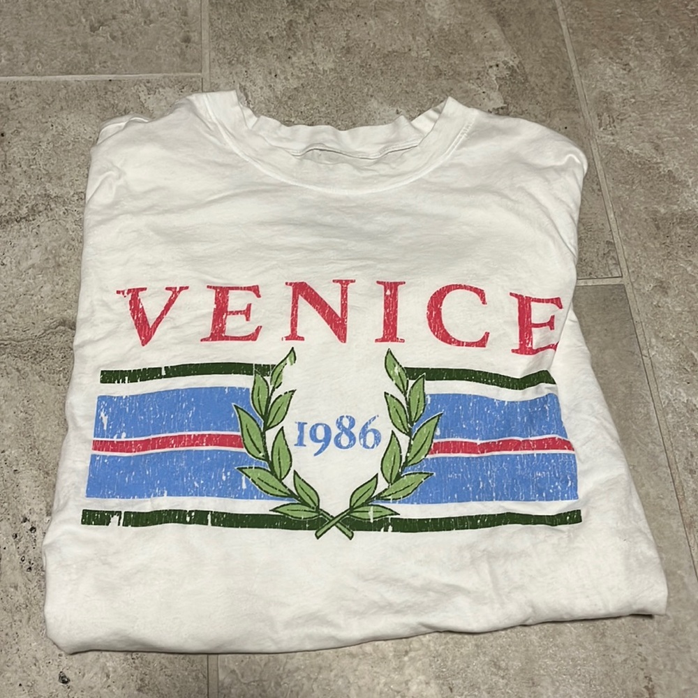 Venice Tshirt super soft by Mumu. Oversized Medium
